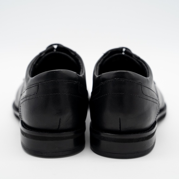 size 8.5 Wide Clarks Men\'s Un Hugh Way Oxfords Black Leather 69530 main image 5
